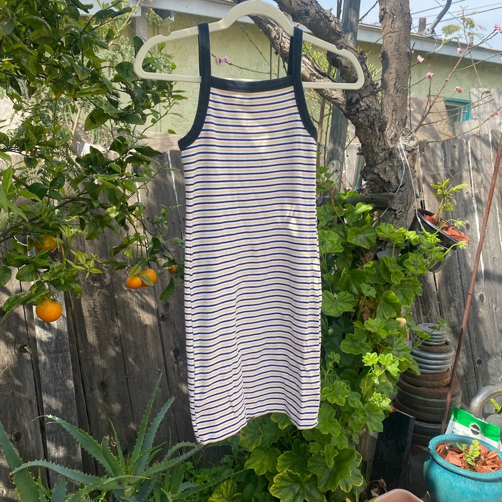 Two dresses - Picture 3 of 4